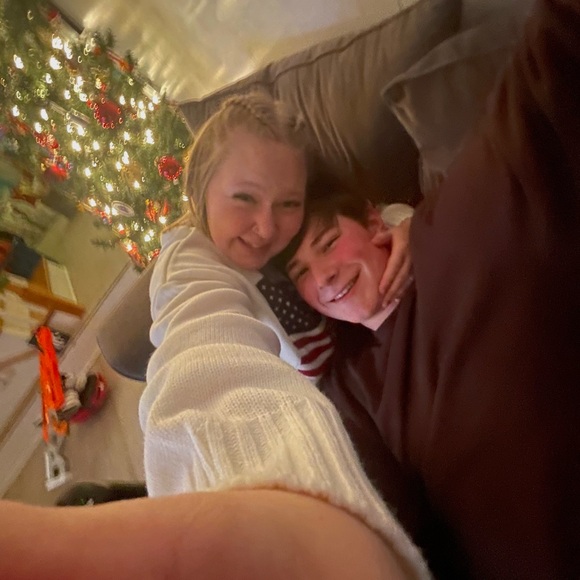 Meet your Posher, Addison - Picture 2 of 3